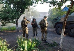 Ополченцы взяли в плен поляков Ополченцы взяли в плен поляков